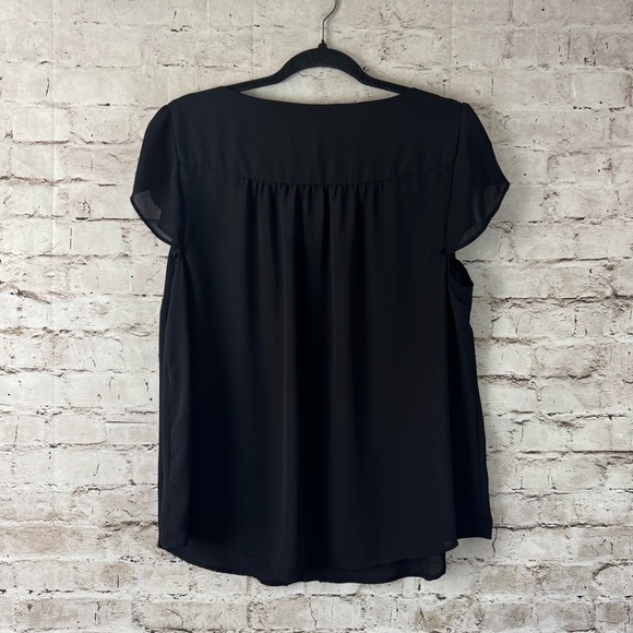 Torrid Size 00 Black Georgette Blouse Short Sleeve Embroidered Tulip Sleeve M - Picture 8 of 8